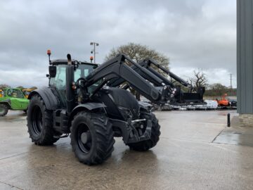 Valtra T174 Active Unlimited Tractor (ST25060)