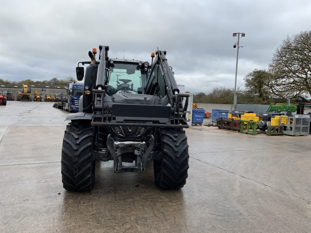 Valtra T174 Active Unlimited Tractor (ST25060)