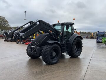 Valtra T174 Active Unlimited Tractor (ST25060)