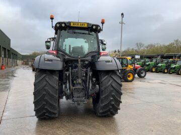 Valtra T174 Active Unlimited Tractor (ST25060)