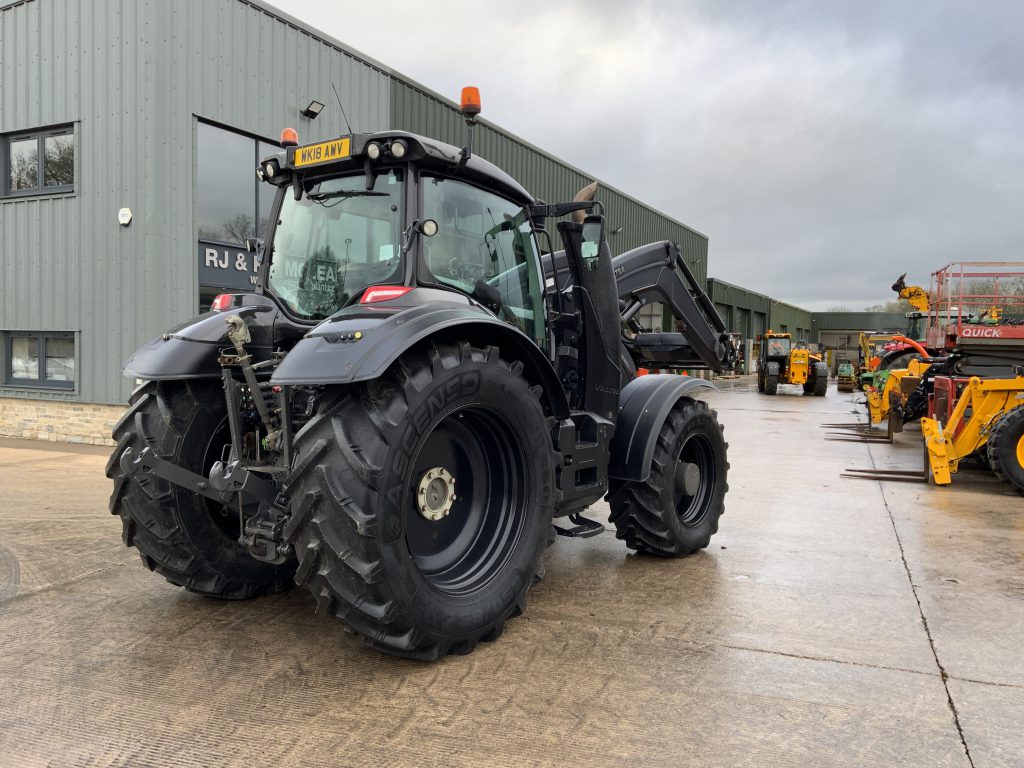 Valtra T174 Active Unlimited Tractor (ST25060)