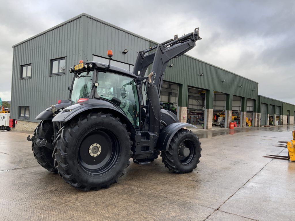 Valtra T174 Active Unlimited Tractor (ST25060)