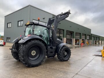 Valtra T174 Active Unlimited Tractor (ST25060)