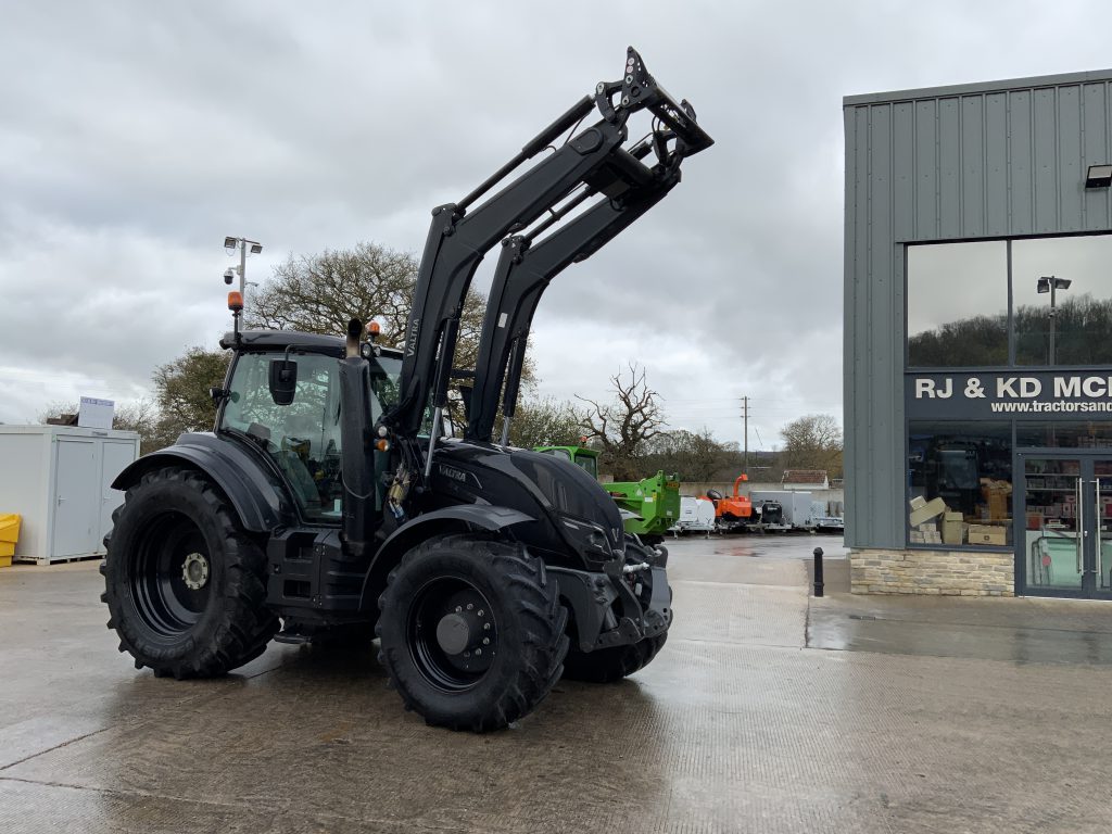 Valtra T174 Active Unlimited Tractor (ST25060)