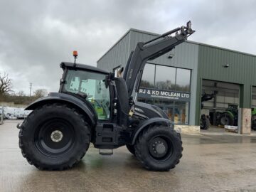 Valtra T174 Active Unlimited Tractor (ST25060)