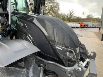 Valtra T174 Active Unlimited Tractor (ST25060)