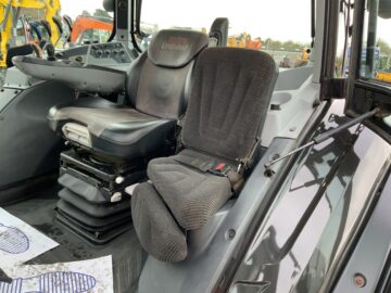 Valtra T174 Active Unlimited Tractor (ST25060)