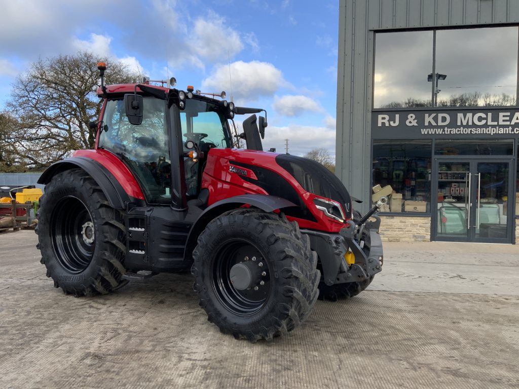 Valtra T195 ACTIVE Tractor (ST21562)
