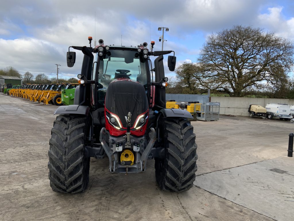 Valtra T195 ACTIVE Tractor (ST21562)