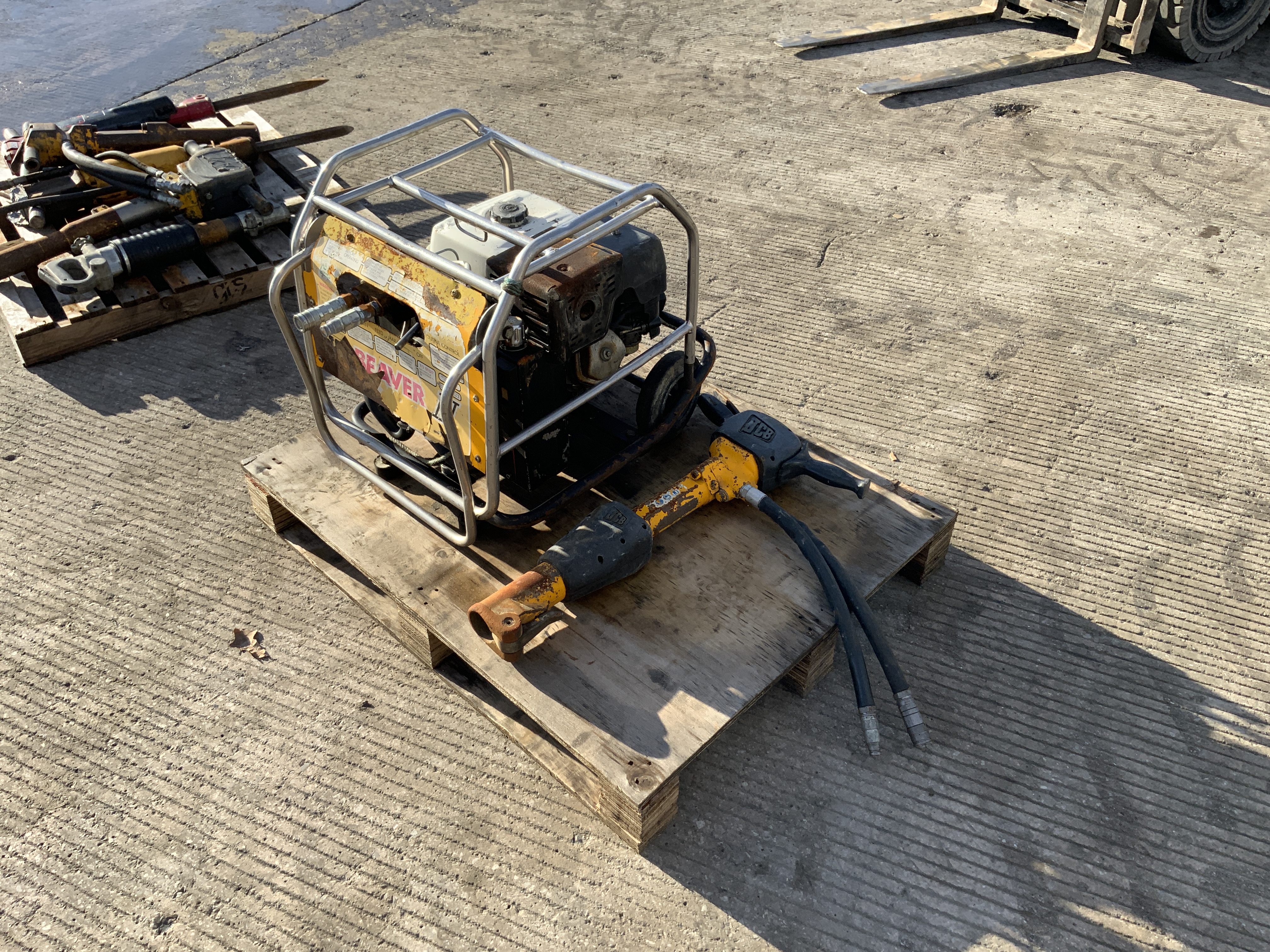 JCB Beaver Breaker Pack