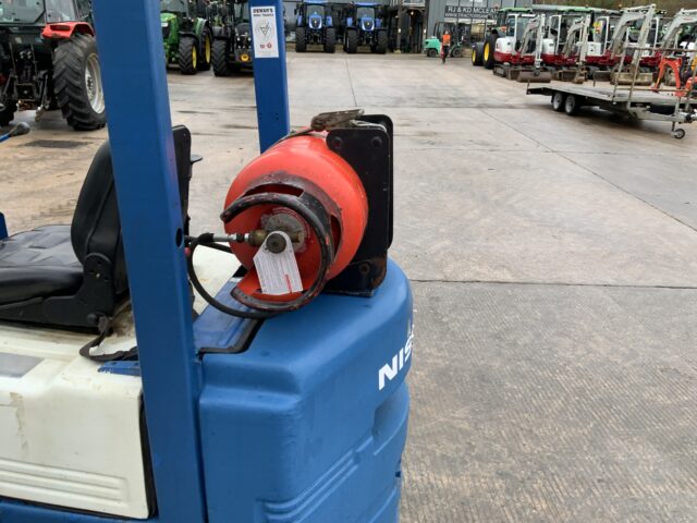 Nissan FG18-2 Gas Fork lift (ST25245)