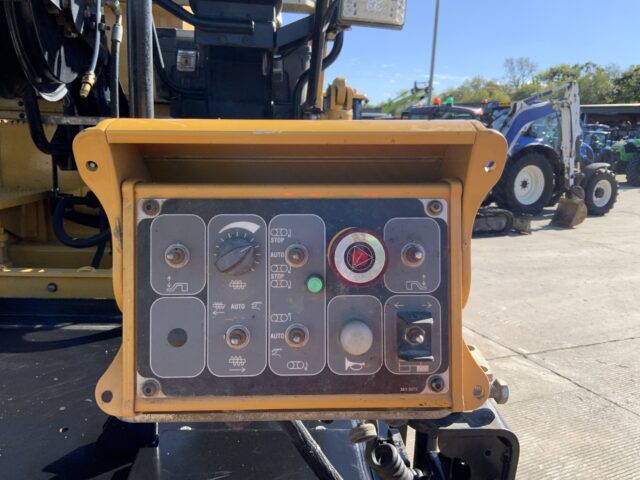 Caterpillar AP 600D Asphalt Paver Finisher (ST24422)
