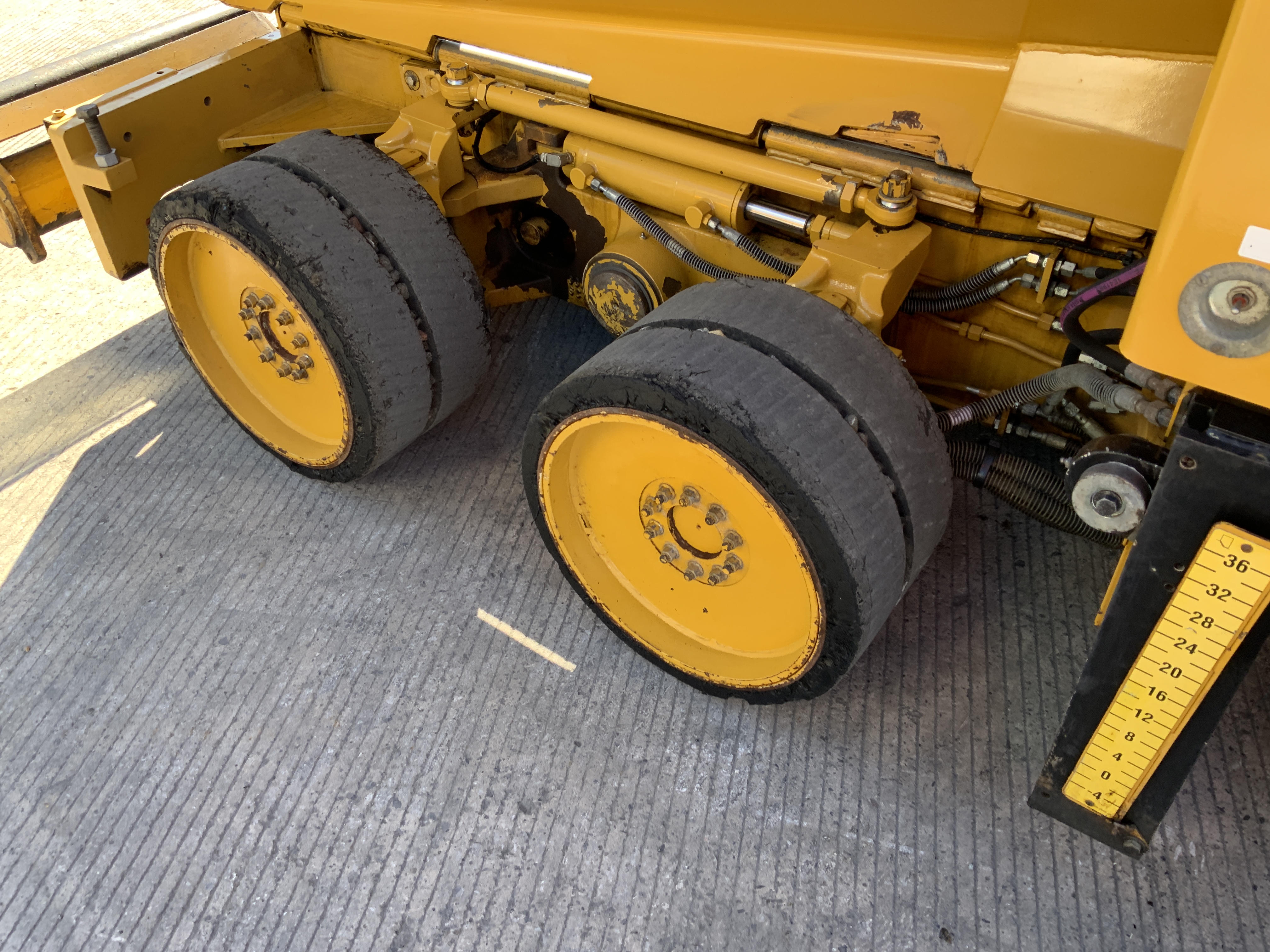 Caterpillar AP 600D Asphalt Paver Finisher (ST24422)