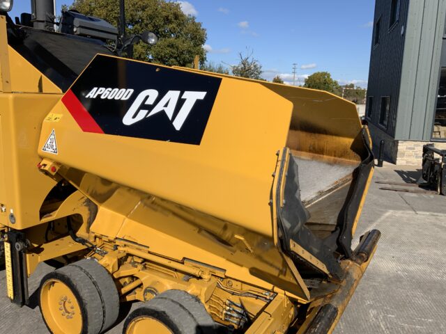Caterpillar AP 600D Asphalt Paver Finisher (ST24422)