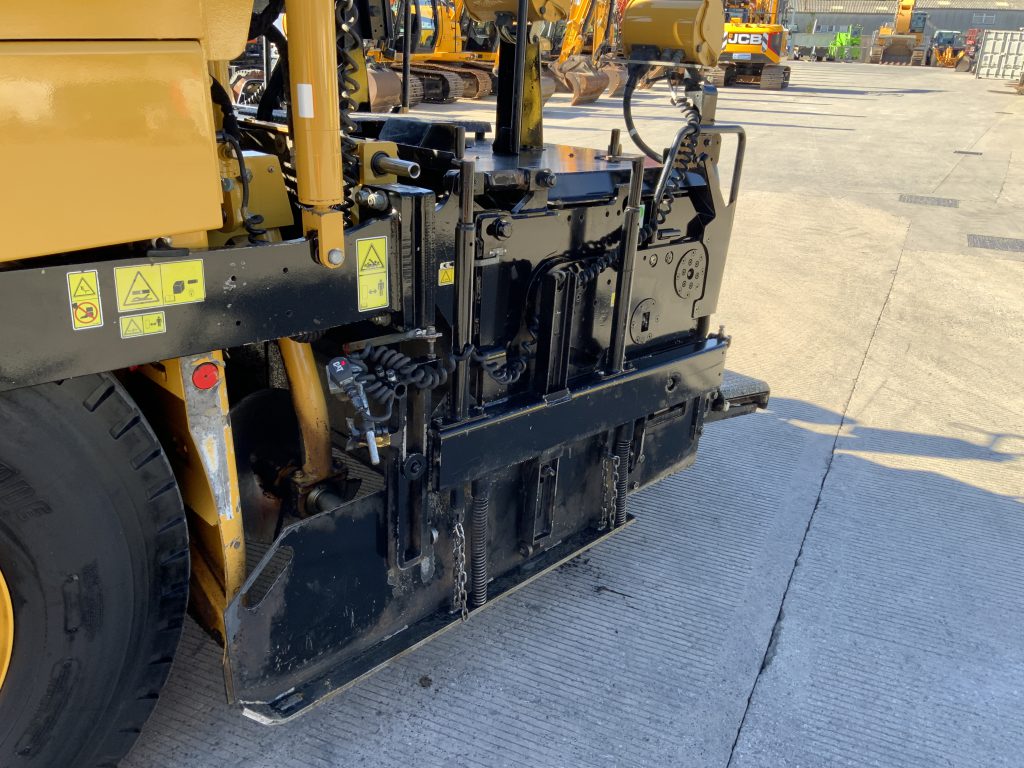 Caterpillar AP 600D Asphalt Paver Finisher (ST24422)