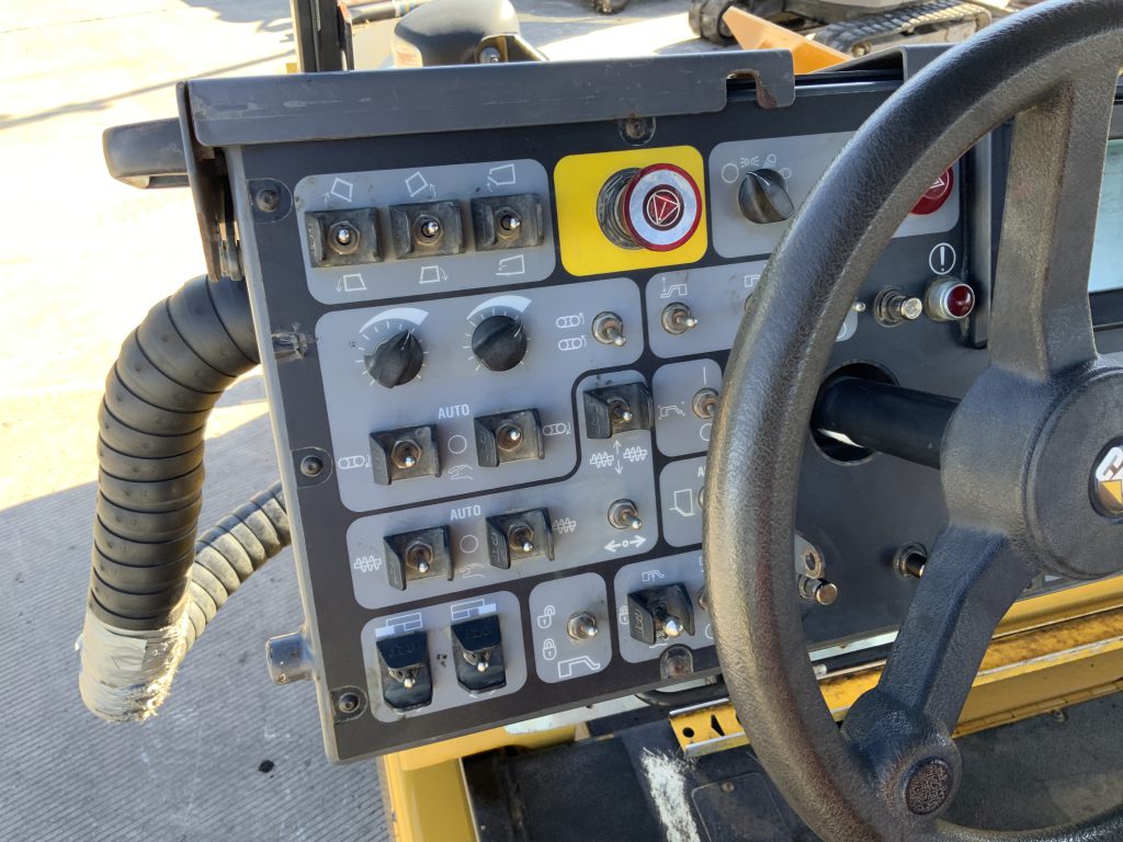 Caterpillar AP 600D Asphalt Paver Finisher (ST24422)