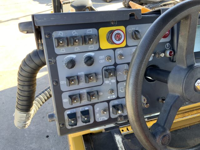 Caterpillar AP 600D Asphalt Paver Finisher (ST24422)