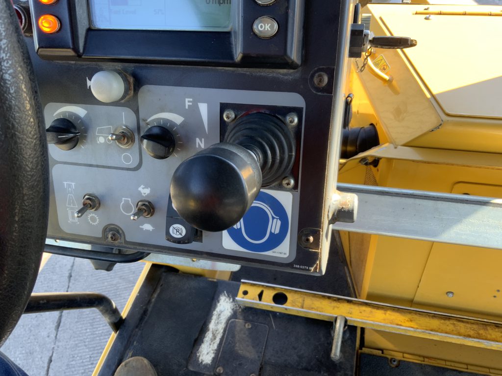 Caterpillar AP 600D Asphalt Paver Finisher (ST24422)