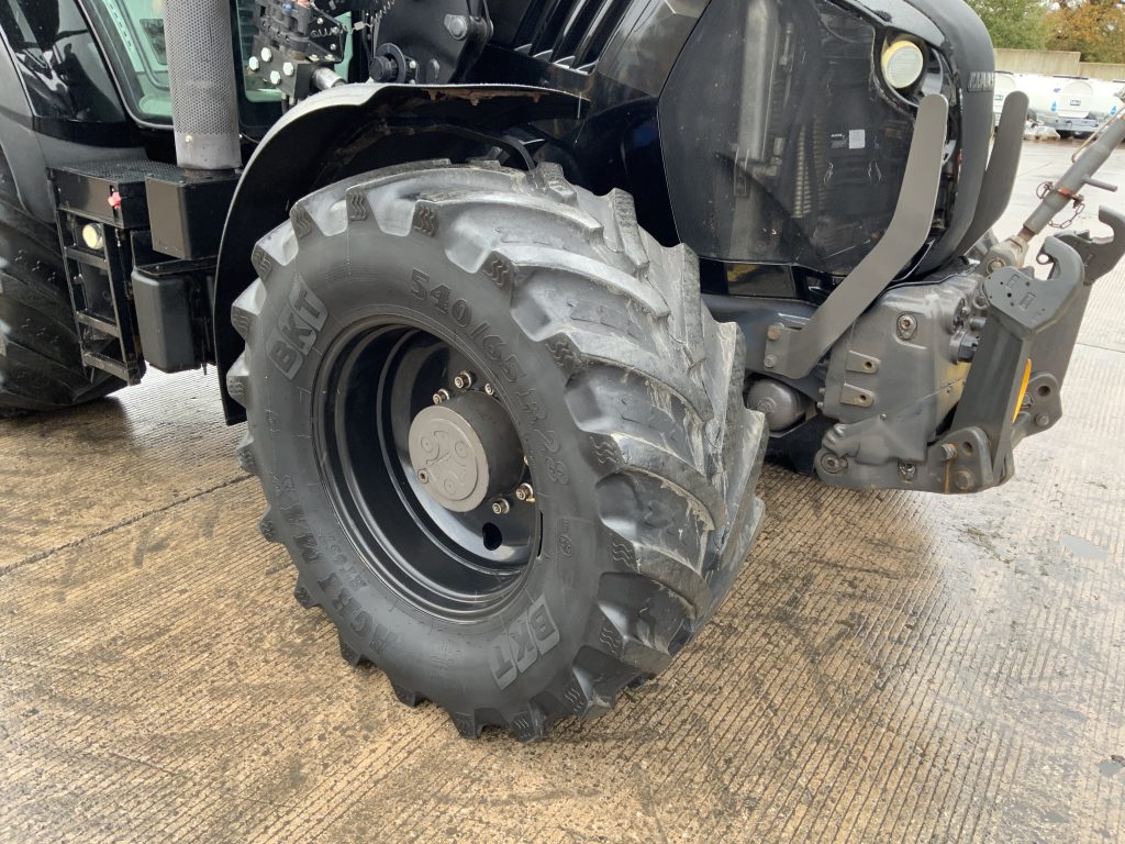 Claas Arion 650 Tractor (ST24962)