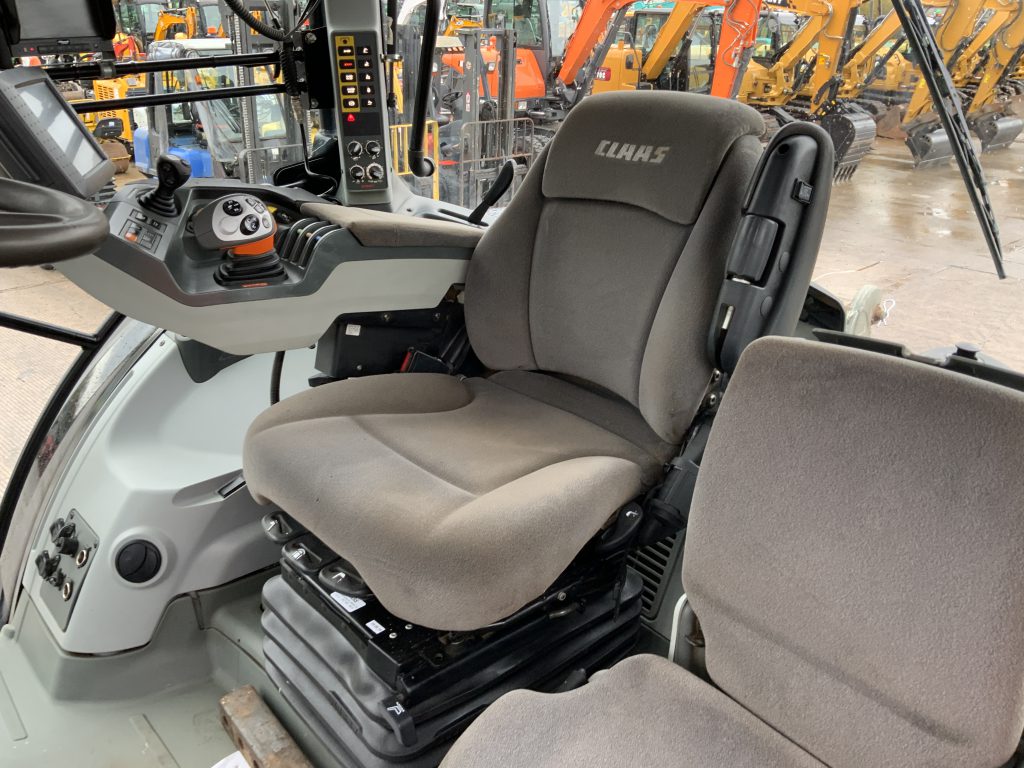 Claas Arion 650 Tractor (ST24962)