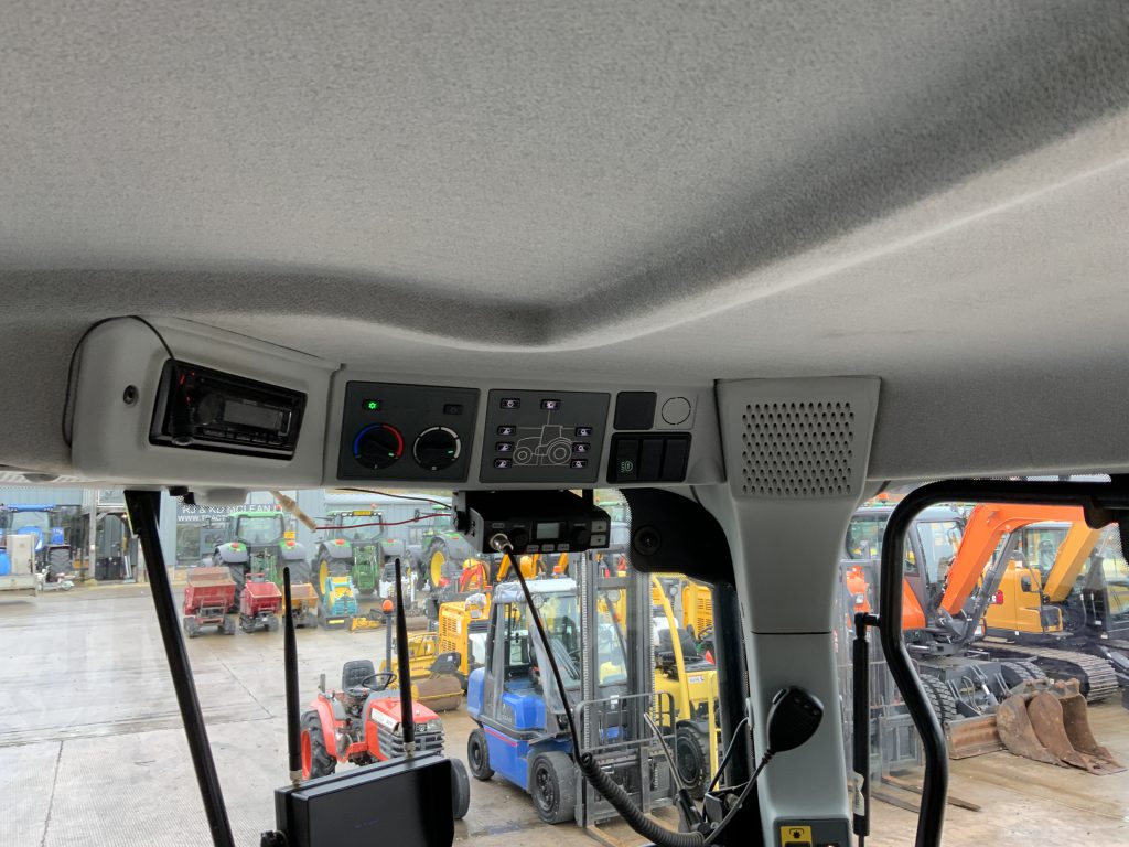 Claas Arion 650 Tractor (ST24962)