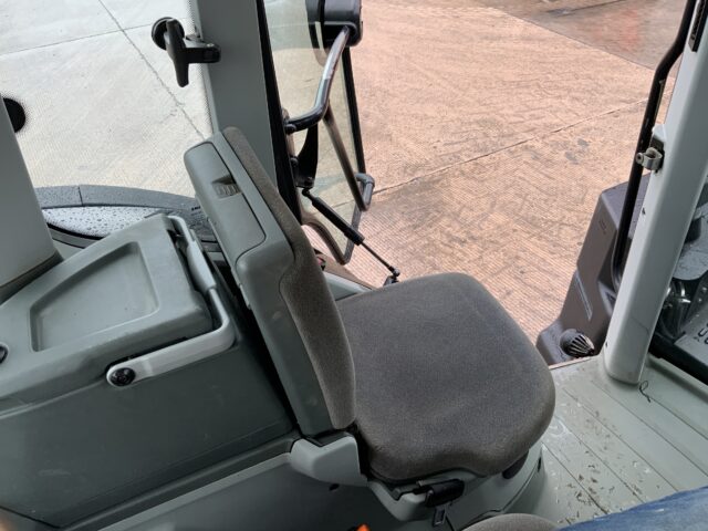 Claas Arion 650 Tractor (ST24962)