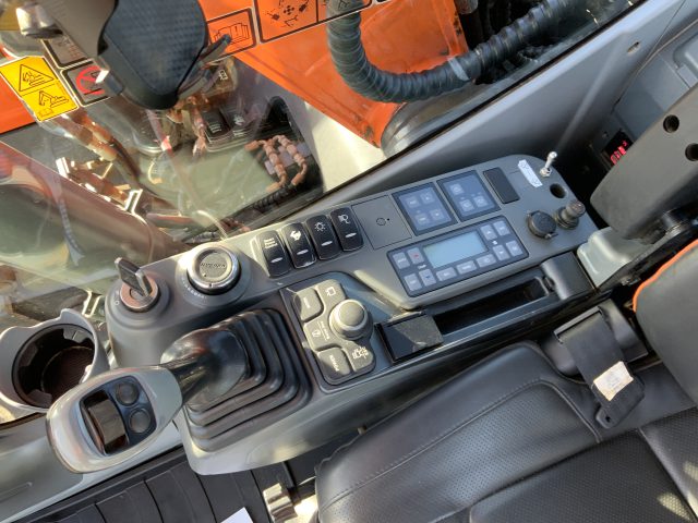 Doosan DX140 LC Digger (ST25163)