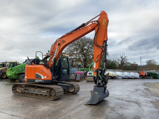 Doosan DX140LCR-5 Digger (ST25037)