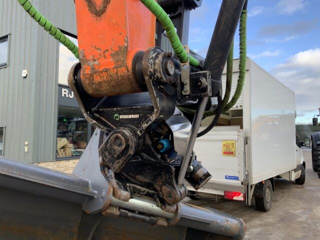 Doosan DX140LCR-5 Digger (ST25037)