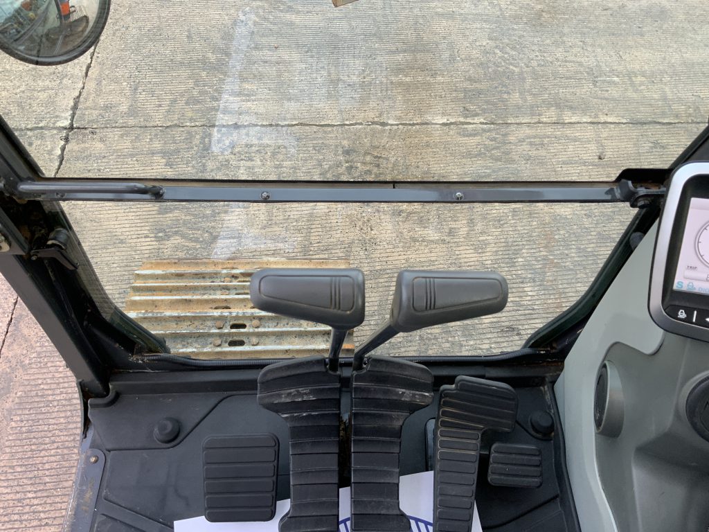 Doosan DX140LCR-5 Digger (ST25037)