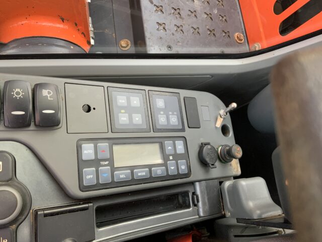 Doosan DX140LCR-5 Digger (ST25037)