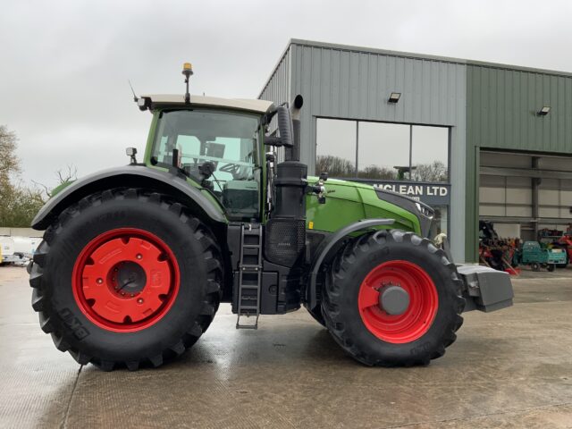 Fendt 1050 Profi+ Tractor (ST25206)