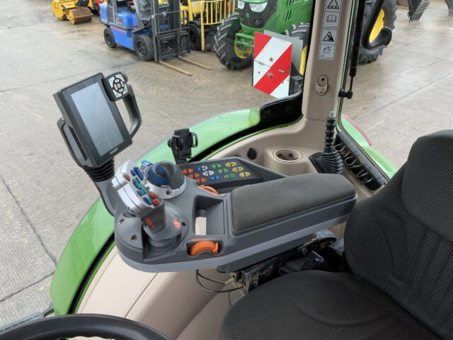 Fendt 718 Power Plus Tractor (ST24749)