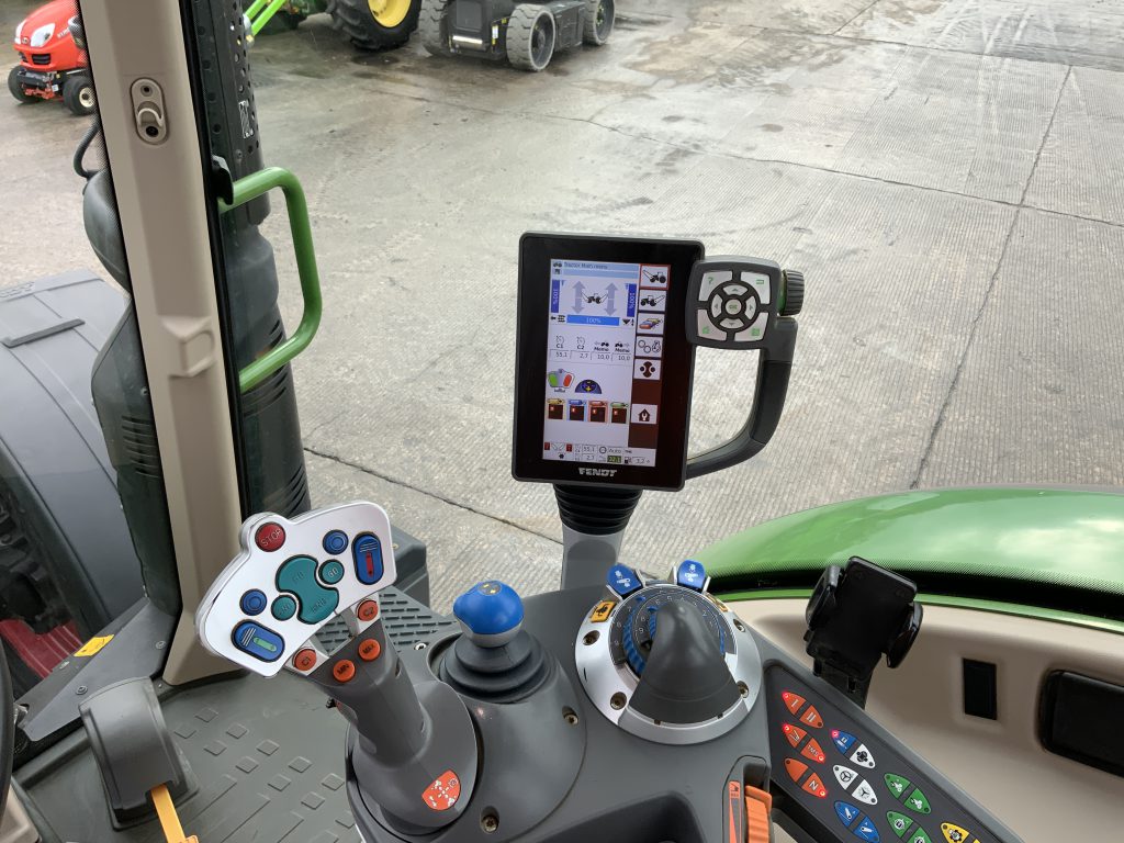 Fendt 718 Power Plus Tractor (ST24749)