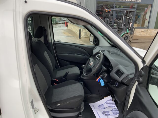 Fiat Doblo Pick Up (ST25120)