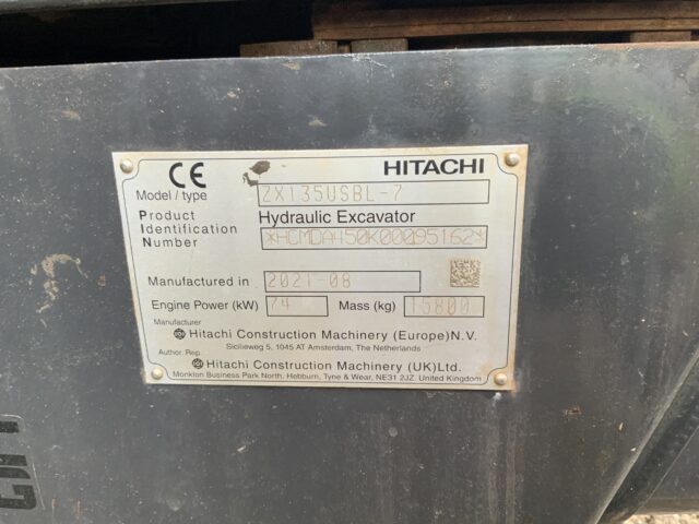 Hitachi ZX135 USB l-7 Digger (ST24052)