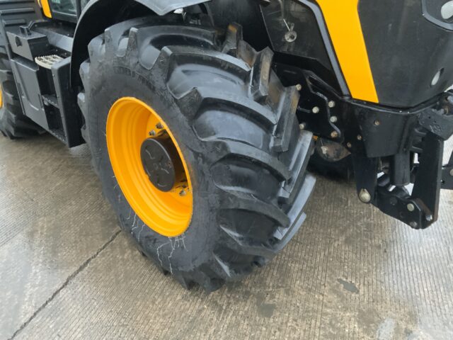 JCB 4220 Fastrac Tractor (ST24925)