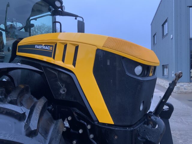 JCB 4220 Fastrac Tractor (ST24925)