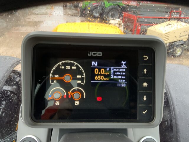 JCB 4220 Fastrac Tractor (ST24701)