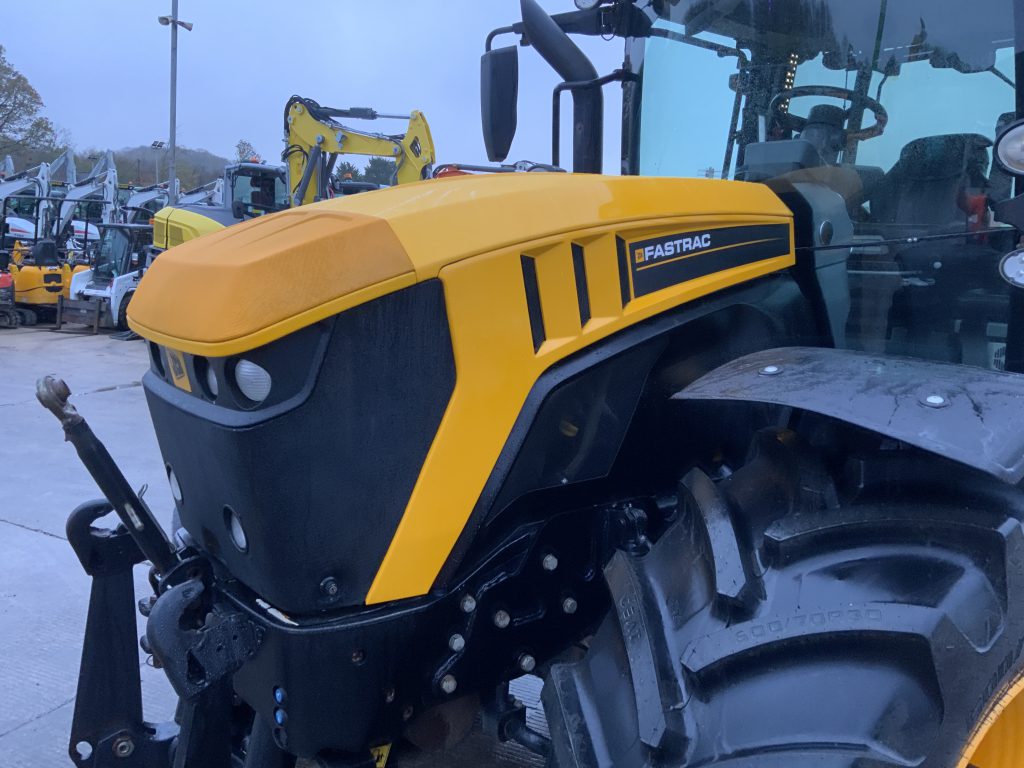 JCB 4220 Fastrac Tractor (ST24925)