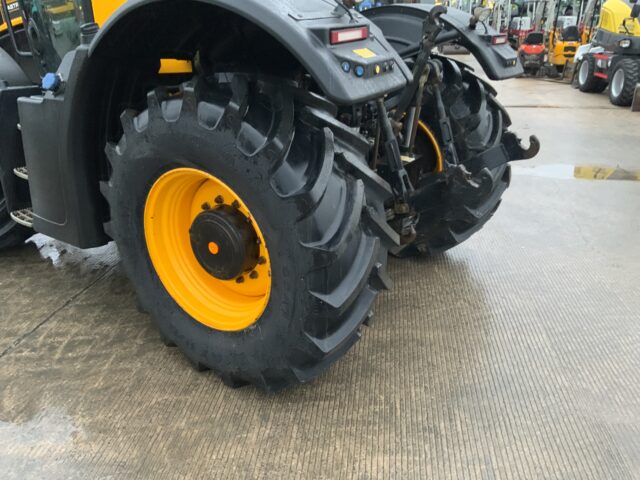 JCB 4220 Fastrac Tractor (ST24925)