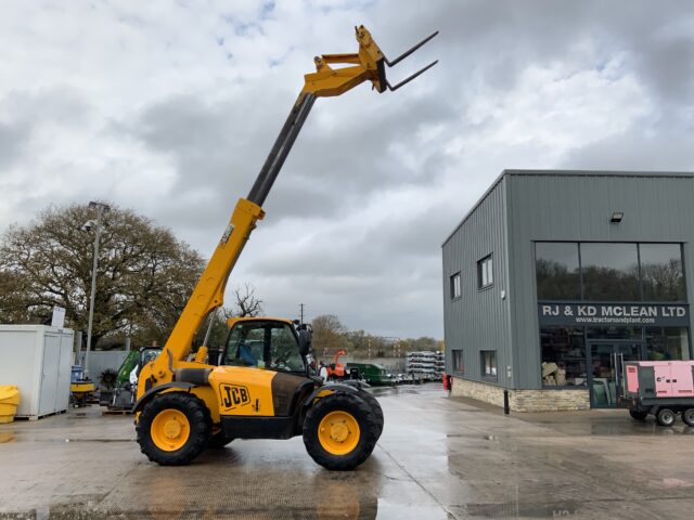 JCB 530-70 Farm Special Telehandler (ST24453)