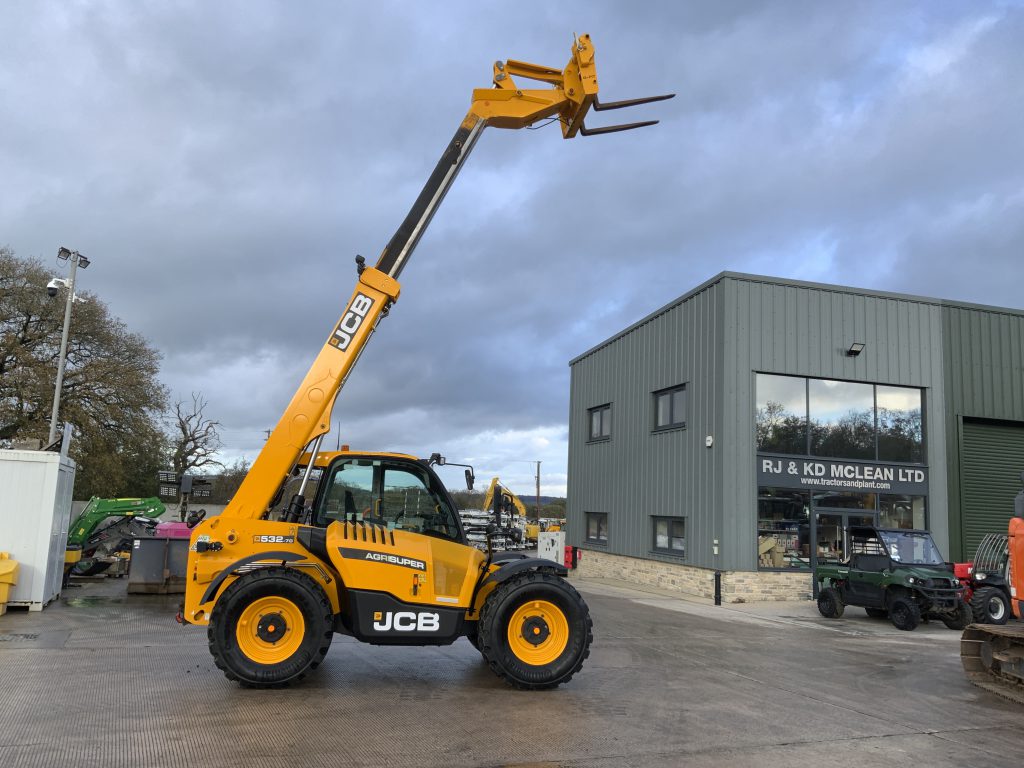JCB 532-70 AgriSuper Telehandler (ST24999)