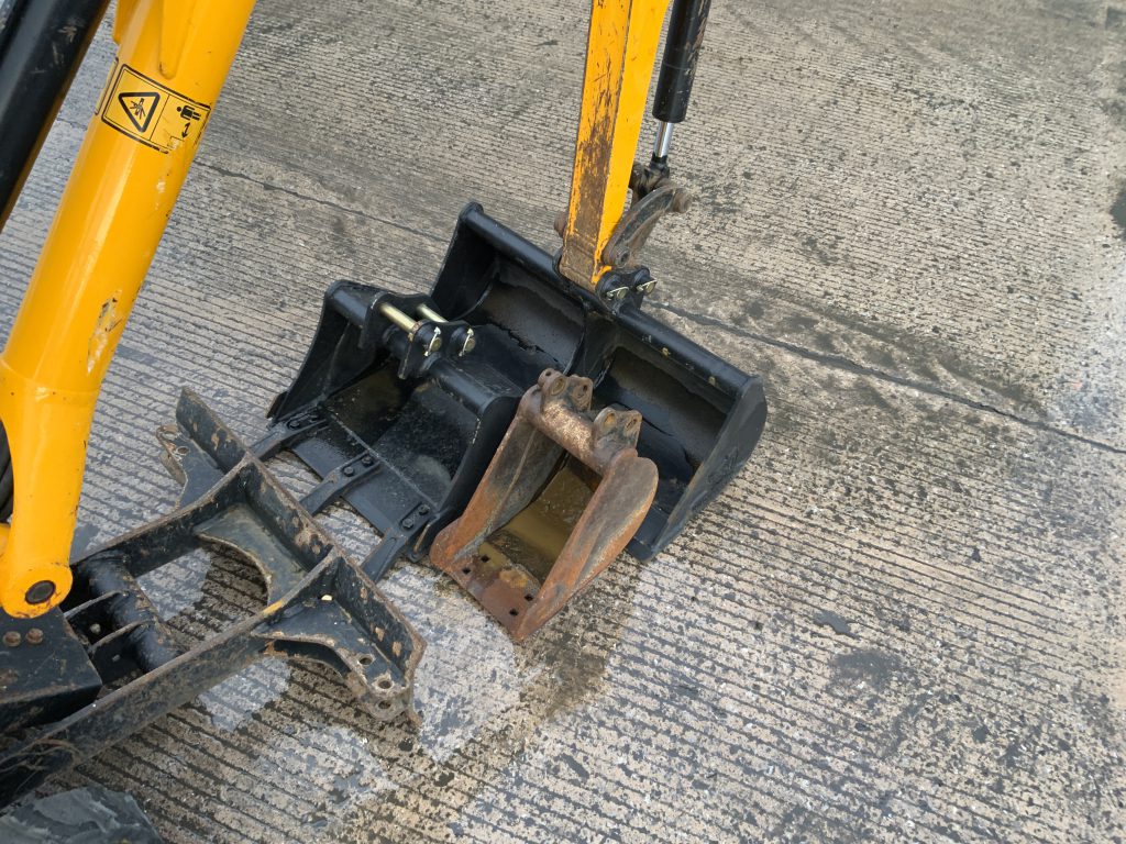 JCB 8008 Micro Digger (ST24188)