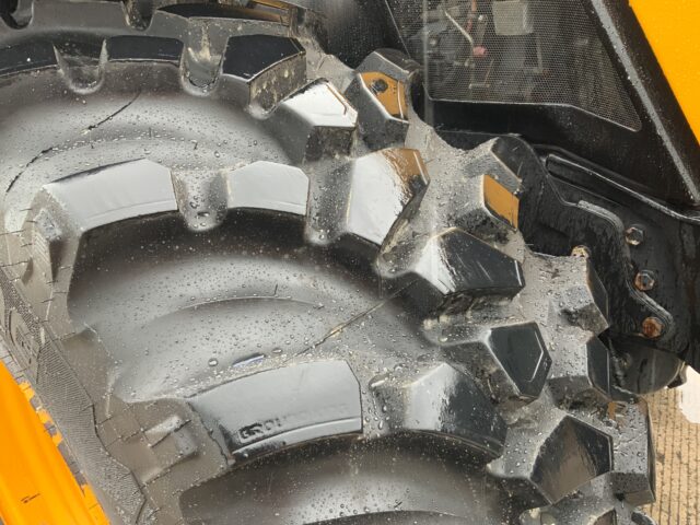 JCB 4220 Fastrac Tractor (ST24701)