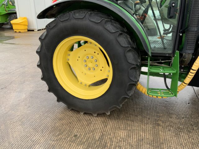 John Deere 5100M Tractor (ST23948)