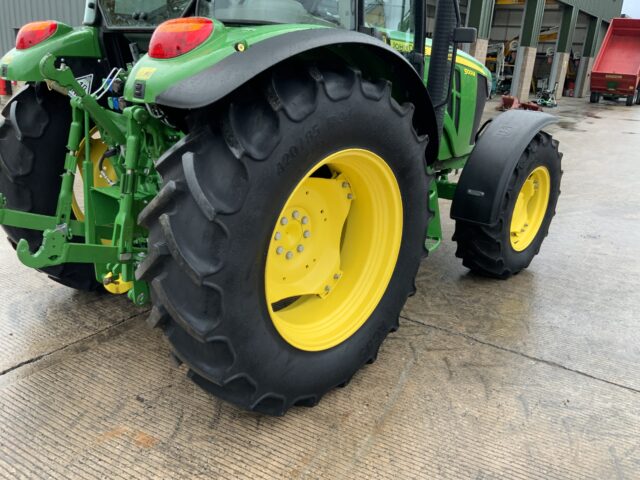 John Deere 5100M Tractor (ST24871)