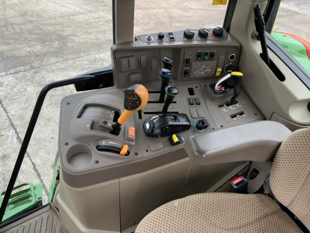 John Deere 6110M Tractor (ST24895)