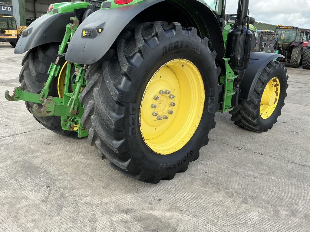 John Deere 6195R Tractor (ST24010)