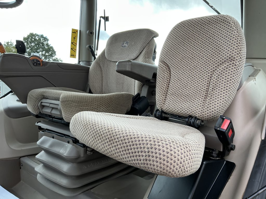 John Deere 6195R Tractor (ST24010)